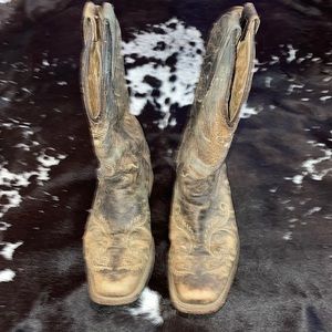 Woman’s boots, Brown flowery cute boots.